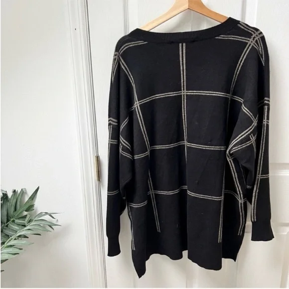 Prologue Window Pane V-neck Sweater - Picture 2 of 6